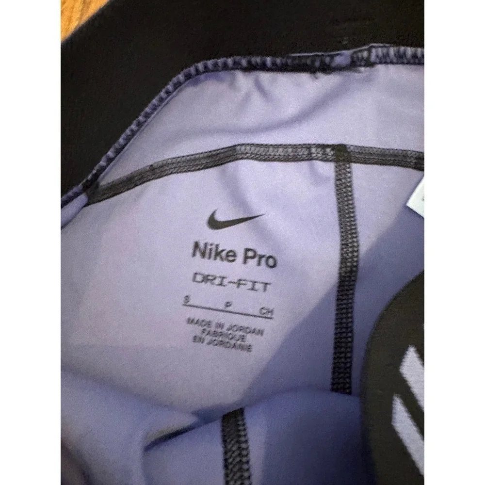 Nike Pro Dri FIT Womens Training Shorts Black Purple Dot Print Size Small new